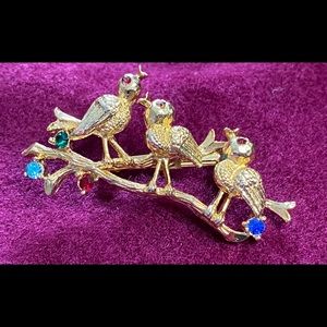 Gerry’s vintage singing birds brooch